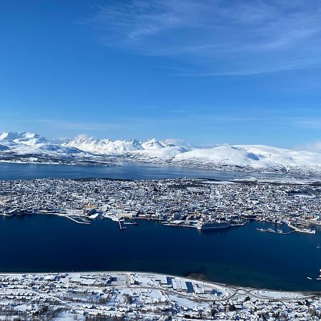Aurora Apartment Very Close To Cable Car And Sherpatrappa Tromso Luaran gambar