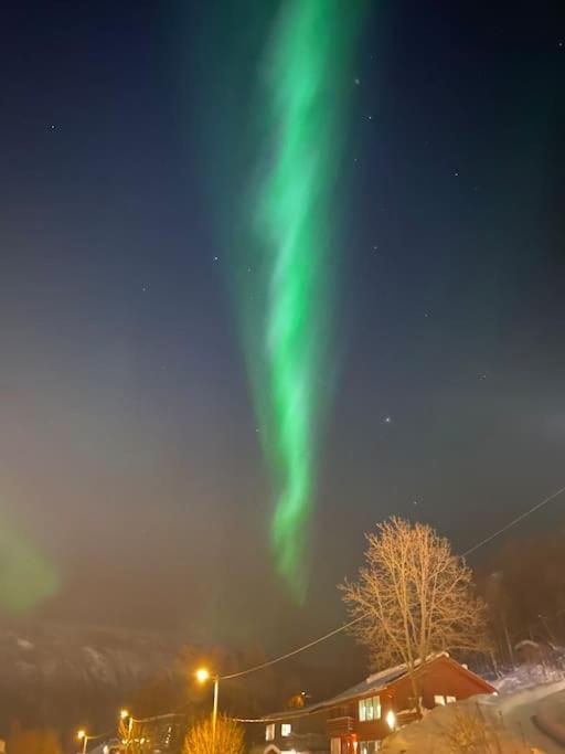 Aurora Apartment Very Close To Cable Car And Sherpatrappa Tromso Luaran gambar