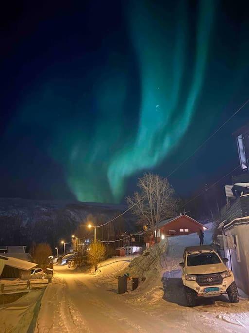 Aurora Apartment Very Close To Cable Car And Sherpatrappa Tromso Luaran gambar