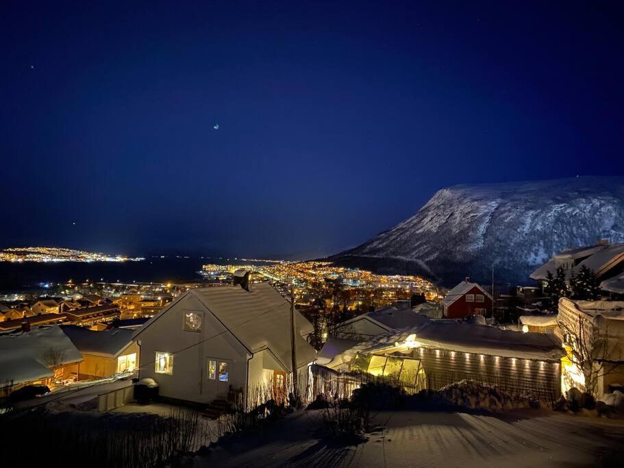 Aurora Apartment Very Close To Cable Car And Sherpatrappa Tromso Luaran gambar