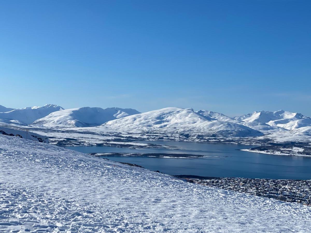 Aurora Apartment Very Close To Cable Car And Sherpatrappa Tromso Luaran gambar