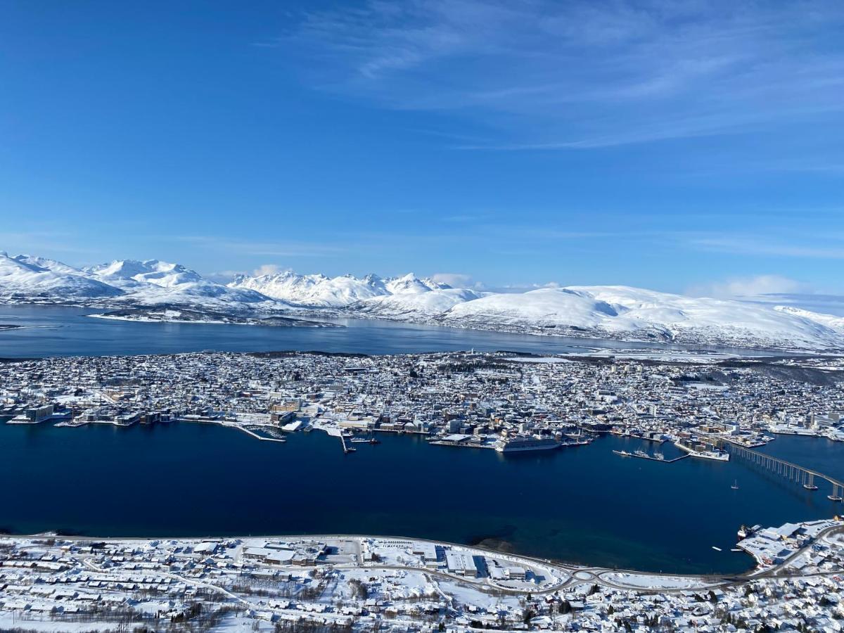 Aurora Apartment Very Close To Cable Car And Sherpatrappa Tromso Luaran gambar