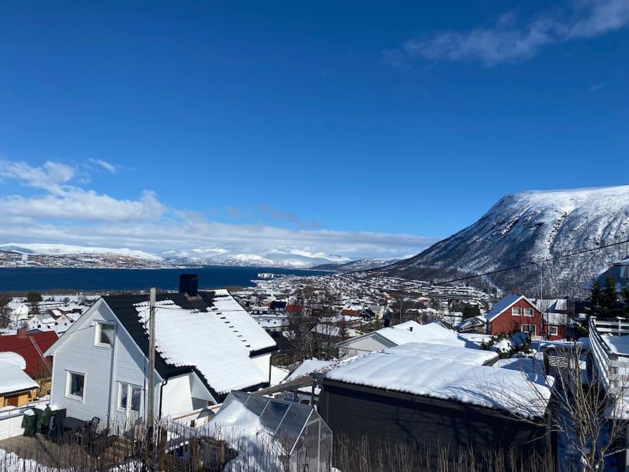 Aurora Apartment Very Close To Cable Car And Sherpatrappa Tromso Luaran gambar