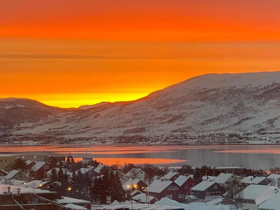 Aurora Apartment Very Close To Cable Car And Sherpatrappa Tromso Luaran gambar